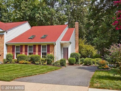 9966 Hemlock Woods Ln, Burke, VA 22015 - photo 3