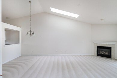 006-Living_Room-5577871-medium