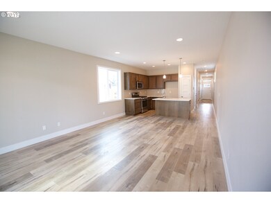 530 S Columbia St, Newberg, OR 97132 - photo 7