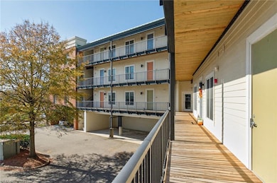 2951 Baltic Ave unit 208, Virginia Beach, VA 23451 - photo 2