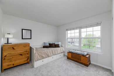 435 Raintree Dr unit 2, Oswego, IL 60543 - photo 3