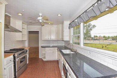 Kitchen2