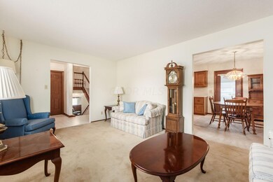 4811 Manitoba Rd, Columbus, OH 43229 - photo 5