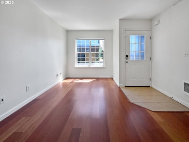 6001 NE Holladay St unit 6001, Portland, OR 97213 - photo 2