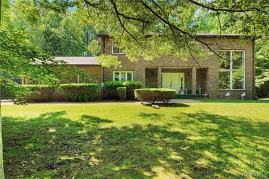 View of front of house featuring a front yard