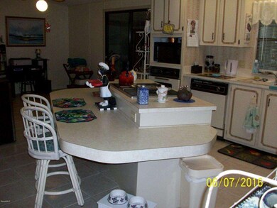ISLAND KITCHEN