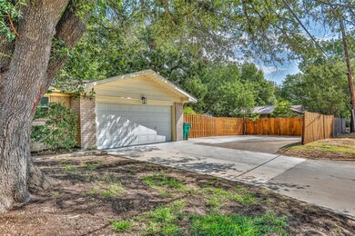 1102 Hillside Dr, Gainesville, TX 76240 - photo 2