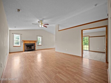 21-web-or-mls-M1B13671