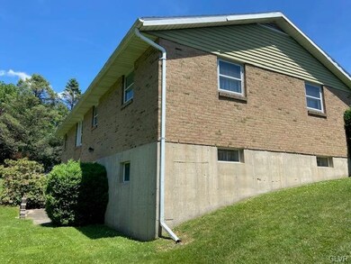 3125 Terrace Cir, Whitehall, PA 18052 - photo 5