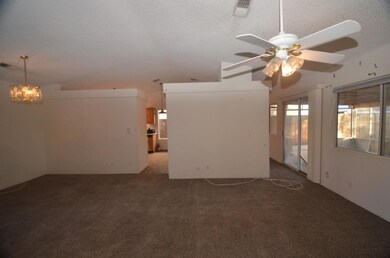 07 Living Room (Large)