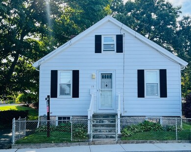 19 Sheridan St, South Dartmouth, MA 02748 - photo 2