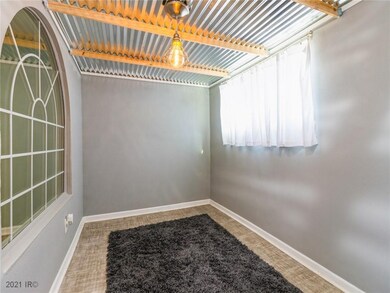 1616 11th St, Des Moines, IA 50314 - photo 5