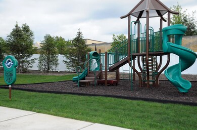 217 Mill Pond Way unit 31, Eatontown, NJ 07724 - photo 3