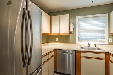 17 Village Falls Way, MerriMacK, NH 03054 - photo 7