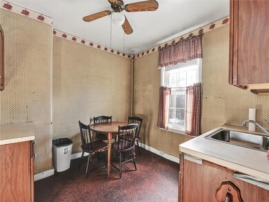 104 W Bertsch St, Lansford, PA 18232 - photo 2