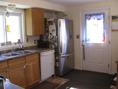 549 Pembroke St, Pembroke, NH 03275 - photo 5