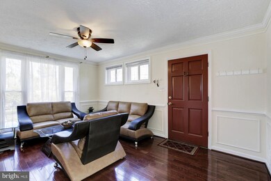 6906 Randolph Macon Dr, Alexandria, VA 22307 - photo 3