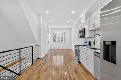 1445 S 32nd St unit 1, Philadelphia, PA 19146 - photo 6