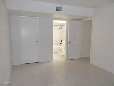 625 S Royal Crest Cir unit 5, Las Vegas, NV 89169 - photo 7