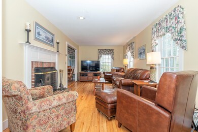 17 Victoria Rd, Camden, ME 04843 - photo 3