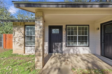 6002 Tracy Lynn Ln unit A, Austin, TX 78721 - photo 2