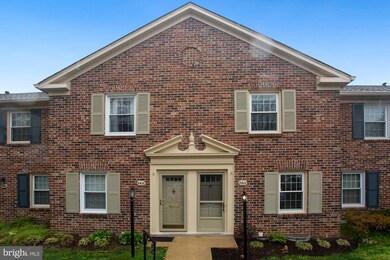 8416 Penshurst Dr unit 591, Springfield, VA 22152 - photo 2