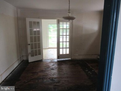 28 W New St, Paulsboro, NJ 08066 - photo 3