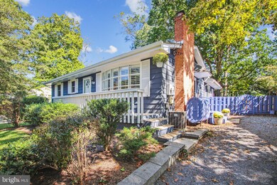 327 Edgemere Dr, Annapolis, MD 21403 - photo 2