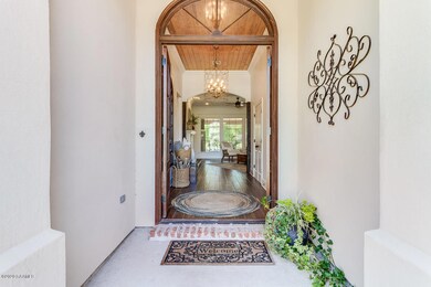 109 La Villa Circle-14