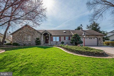 403 Franklin Square Dr, Chambersburg, PA 17201 - photo 2