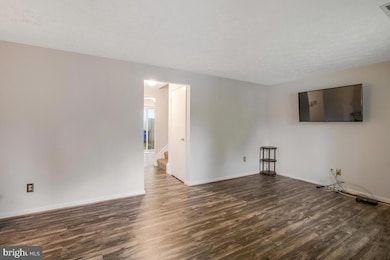 16408 Pennsbury Dr, Bowie, MD 20716 - photo 5