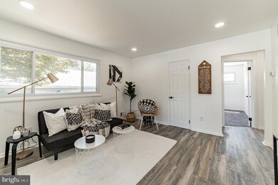 227 Lake Rd, Pasadena, MD 21122 - photo 4