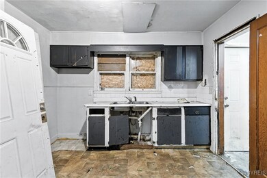 2219 Walnut Ave, Niagara Falls, NY 14301 - photo 3