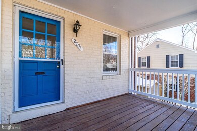 2701 Farmington Dr, Alexandria, VA 22303 - photo 6
