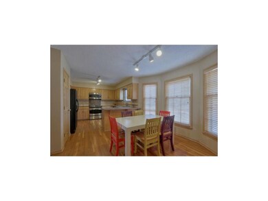 Beautiful hardwood flooring, plentious natural lig