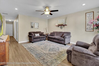 04-Family Room