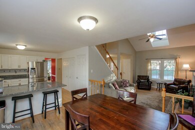 208 Edenberry Ct, Sterling, VA 20164 - photo 6