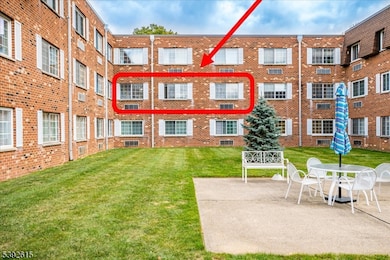 Putnam House unit 204, Union, NJ 07083 - photo 3