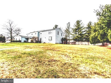 70 E Ridge Cir, Feasterville Trevose, PA 19053 - photo 4