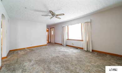 312 Williamette Ave, Lincoln, IL 62656 - photo 4