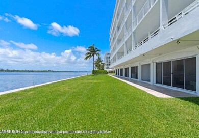 Cabana directly facing Intracoastal