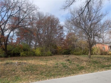 8136 Flora Ave, Kansas City, MO 64131 - photo 5