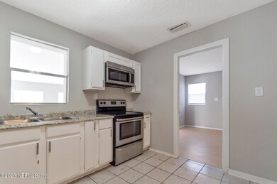 5433 Green Forest Dr, Jacksonville, FL 32244 - photo 4