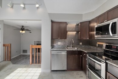 204 Tall Oaks Dr unit A, Weymouth, MA 02190 - photo 4