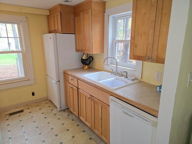 8 42nd St, Claremont, NH 03743 - photo 7