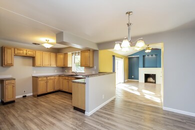 006-Dining_Room-2112921-large