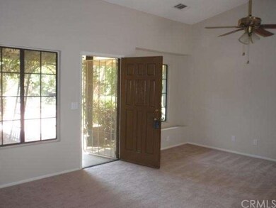 Entry/ Living Room