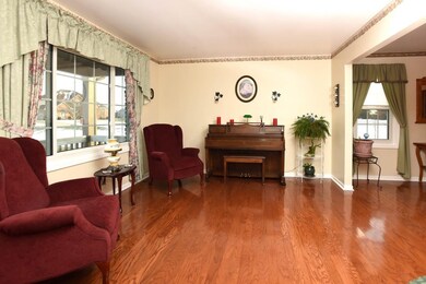 10664 Benton St, Crown Point, IN 46307 - photo 4