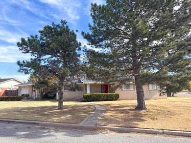 2216 Charles St, Pampa, TX 79065 - photo 5