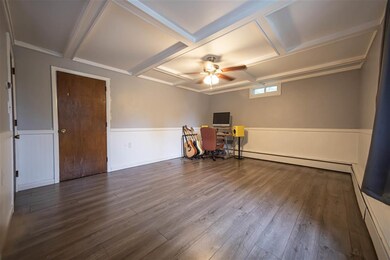 709 Calef Rd, Manchester, NH 03103 - photo 3